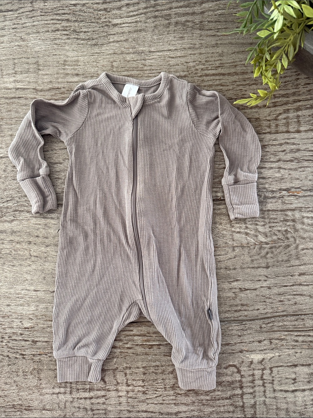 Modern Moments zippy outfit 0-3 months brown